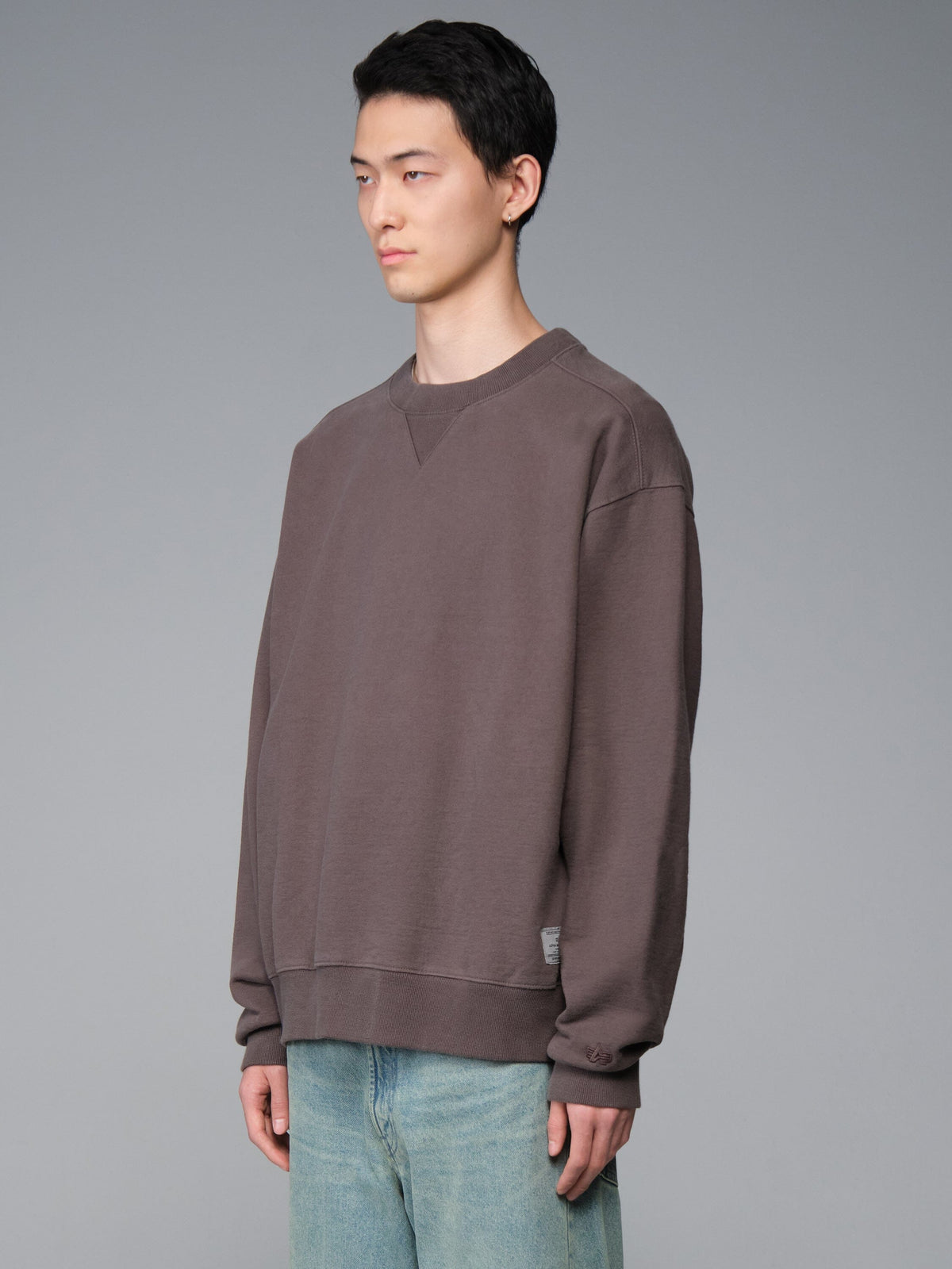 ESSENTIAL CREW BATTLEWASH SWEATSHIRT HICKORY | Alpha Industries