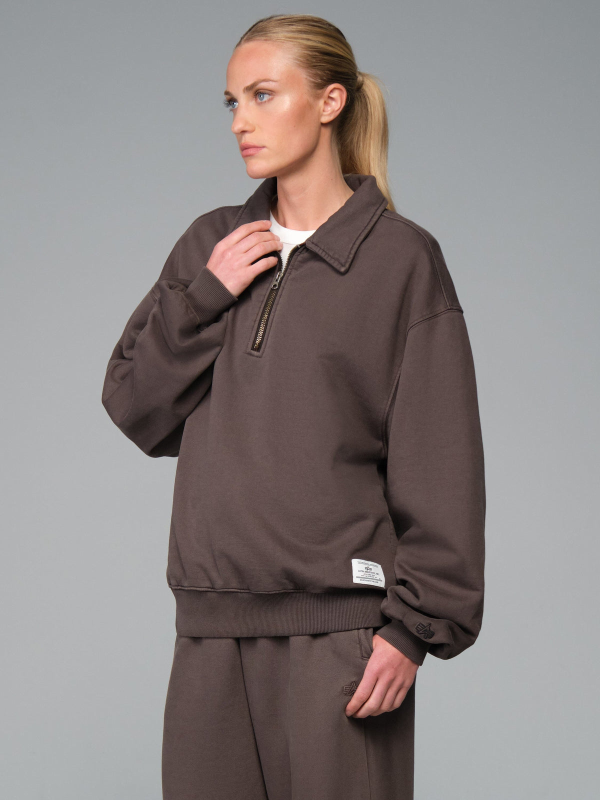 ESSENTIAL 1/4 ZIP BATTLEWASH SWEATSHIRT HICKORY | Alpha Industries