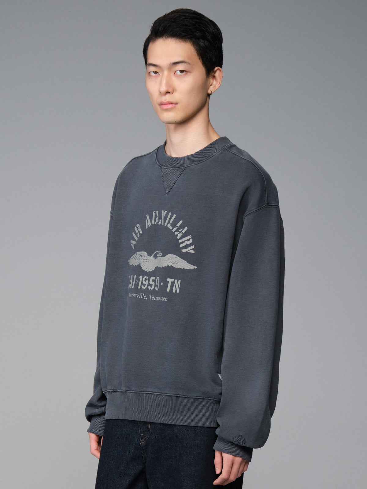ESSENTIAL CREW AIR AUX SWEATSHIRT BLACK | Alpha Industries