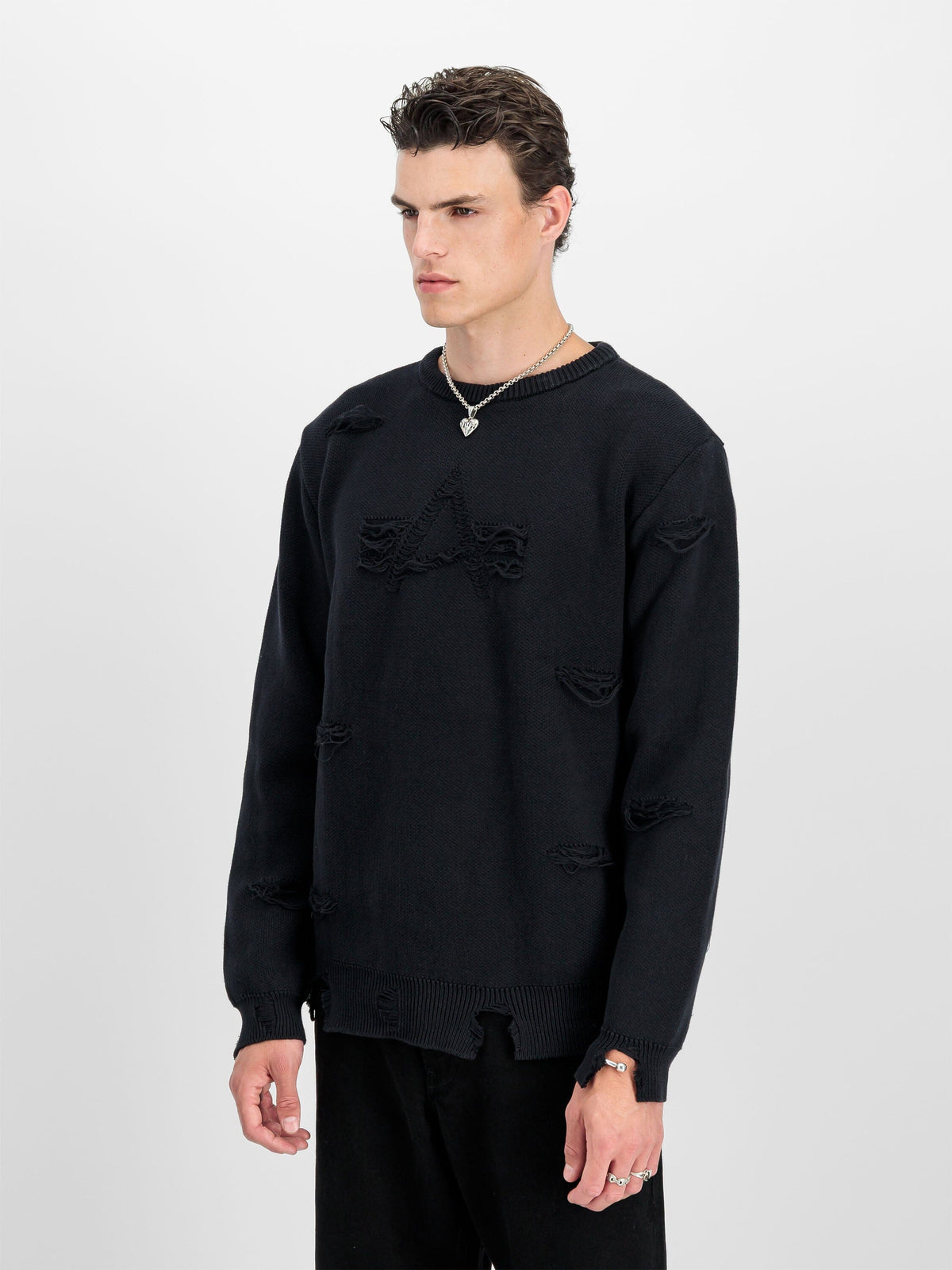 Distressed Logo Pullover BLACK | Alpha Industries