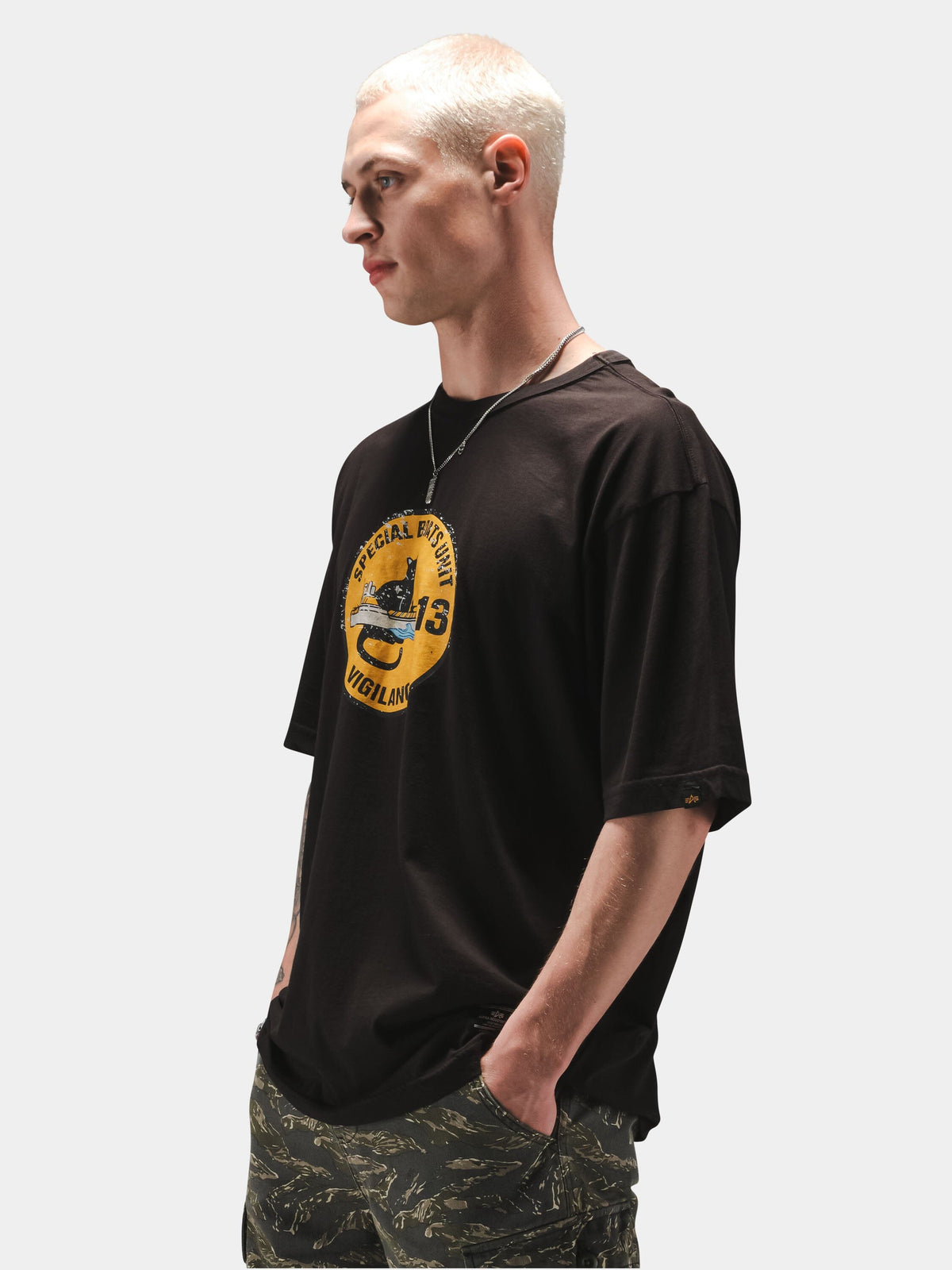 Relaxed Black Cat Tee BLACK | Alpha Industries