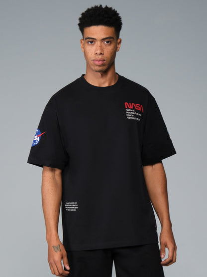 NASA WORM LOGO ESSENTIAL TEE BLACK | Alpha Industries