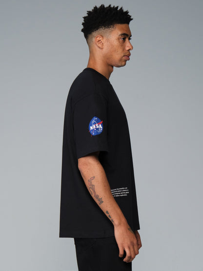 NASA WORM LOGO ESSENTIAL TEE BLACK | Alpha Industries
