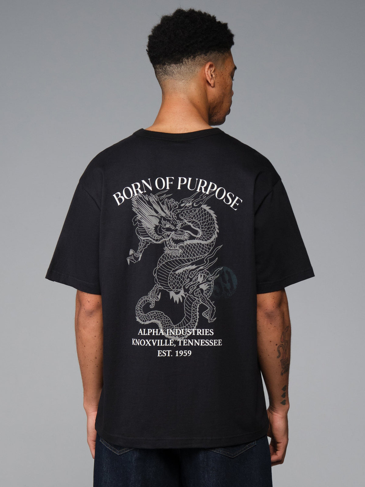 ESSENTIAL DRAGON TEE BLACK | Alpha Industries