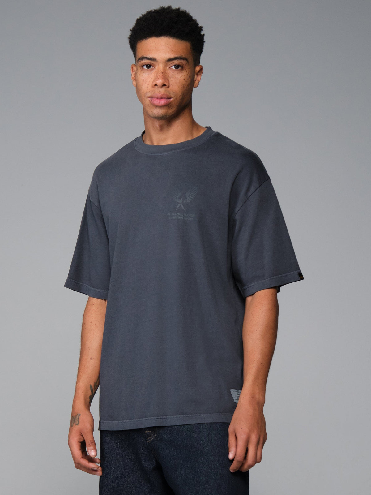 ESSENTIAL BATTLEWASH AIR CORPS TEE BLACK | Alpha Industries